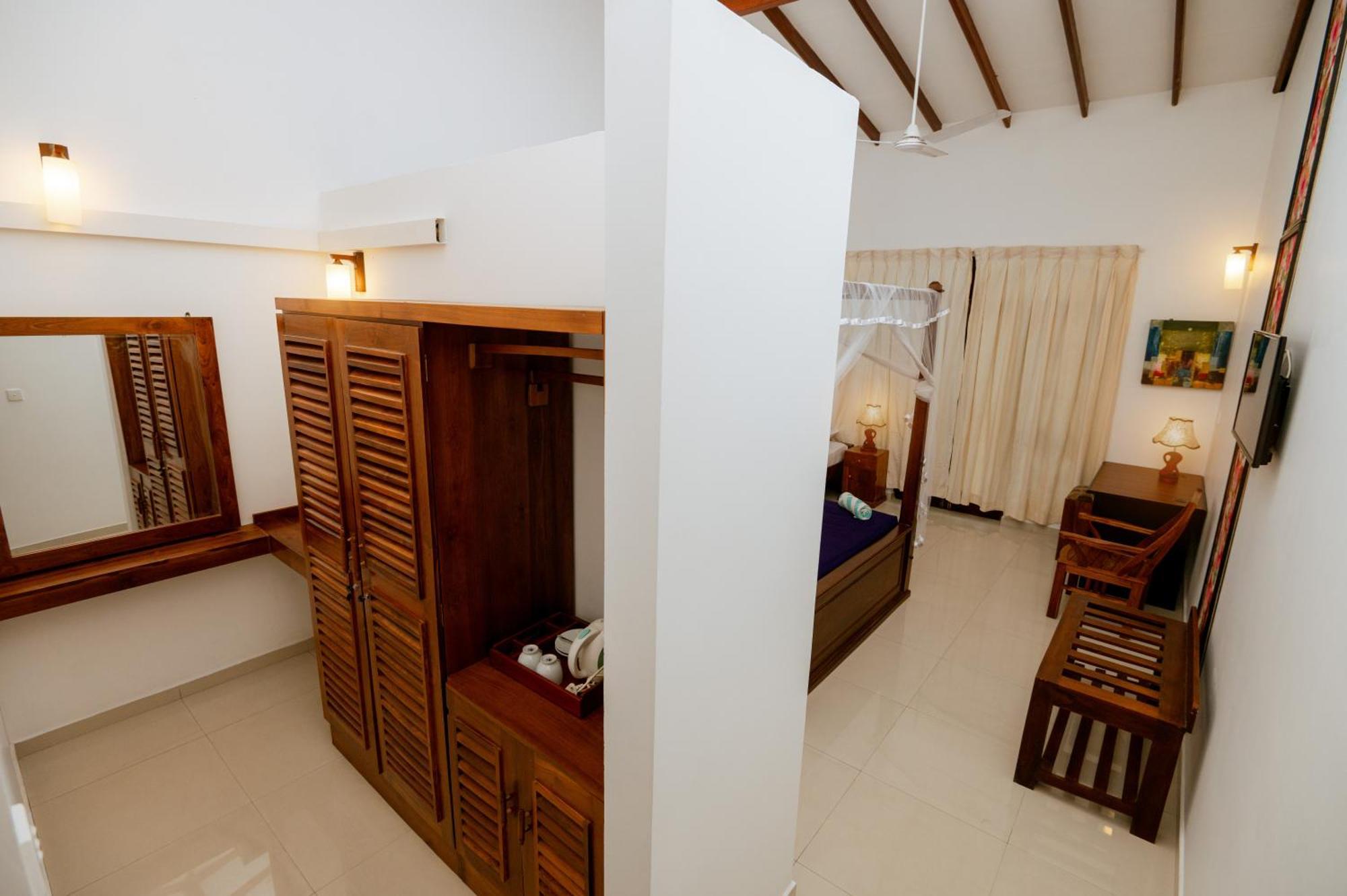 Prince Beach Hotel Bentota Exterior photo