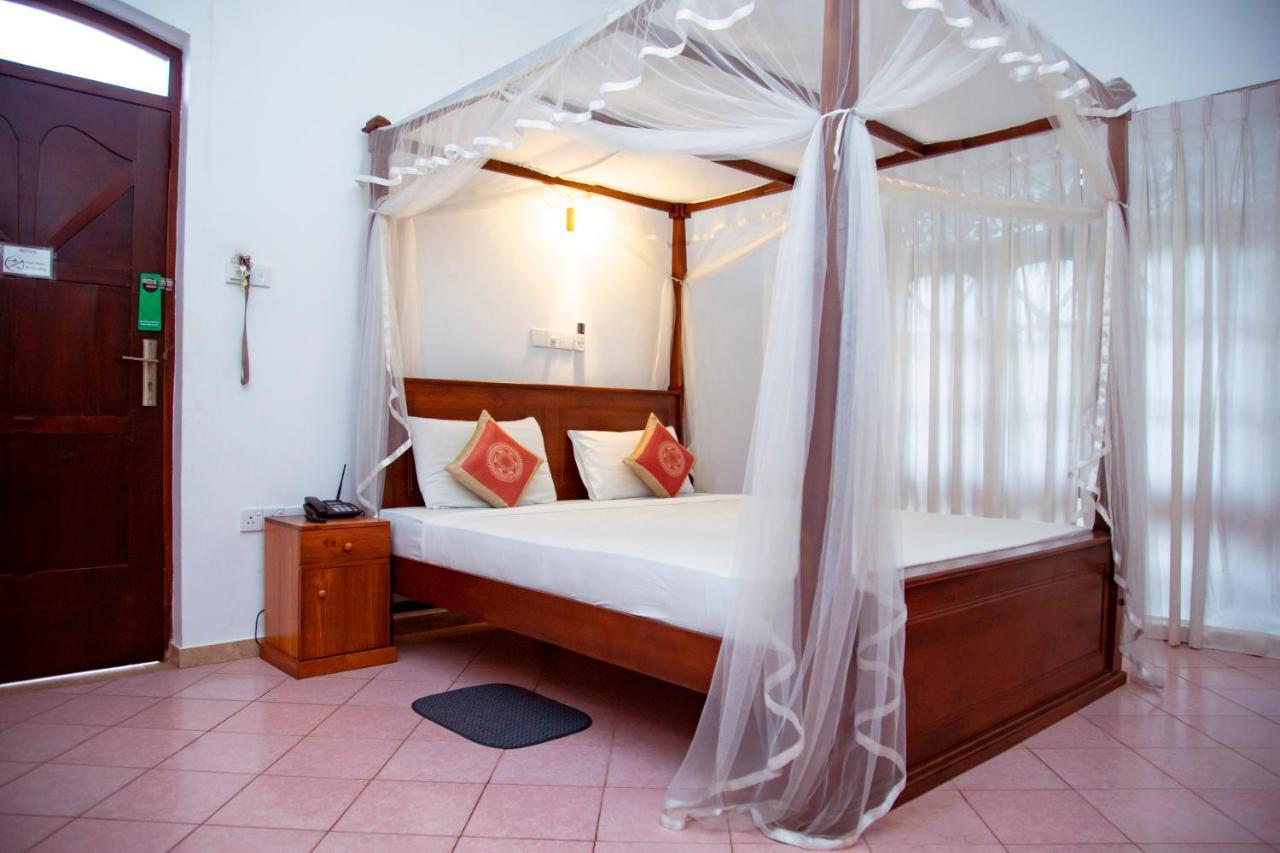 Prince Beach Hotel Bentota Exterior photo