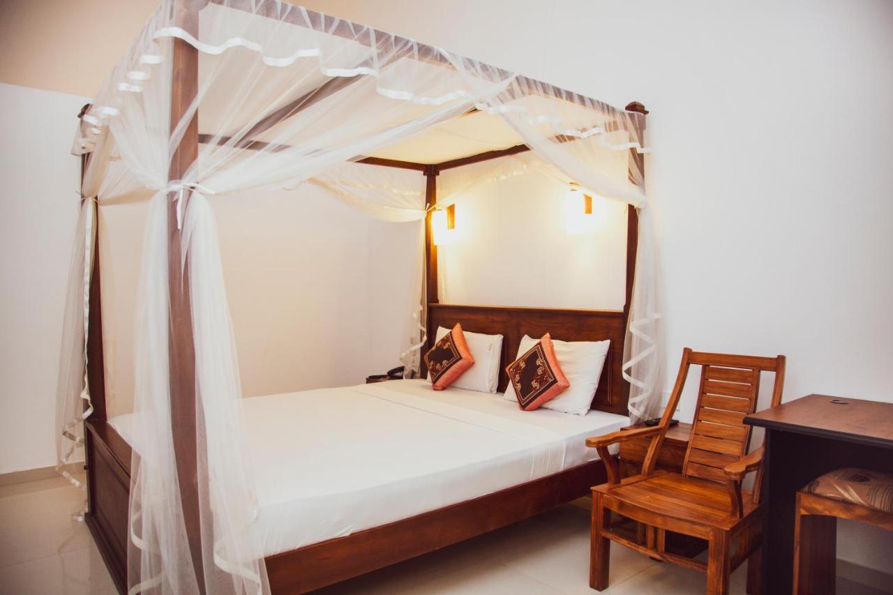 Prince Beach Hotel Bentota Exterior photo